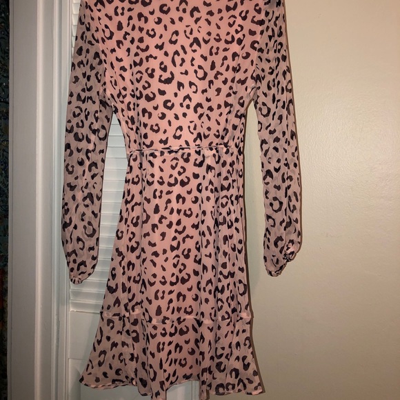 Pink leopard print dress - Picture 2 of 2
